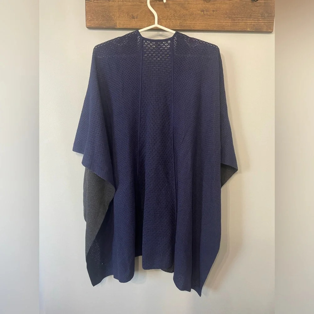 Lululemon knit shawl in navy blue and dark grey O/S - Picture 3 of 4